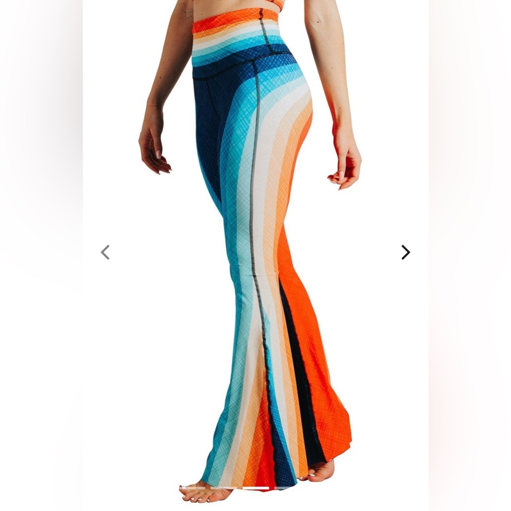 Yoga Democracy Original Bell Bottom - Retro Rainbow Size Large - Picture 4 of 7